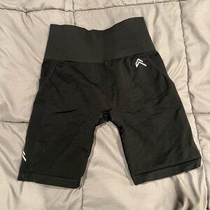 ONER ACTIVE CYCLING SHORTS SIZE SMALL